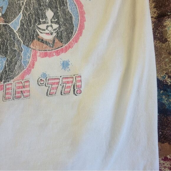 KISS Alive In ‘77 Retro Band T-shirt Men’s Size Small White Short Sleeve - Picture 15 of 15